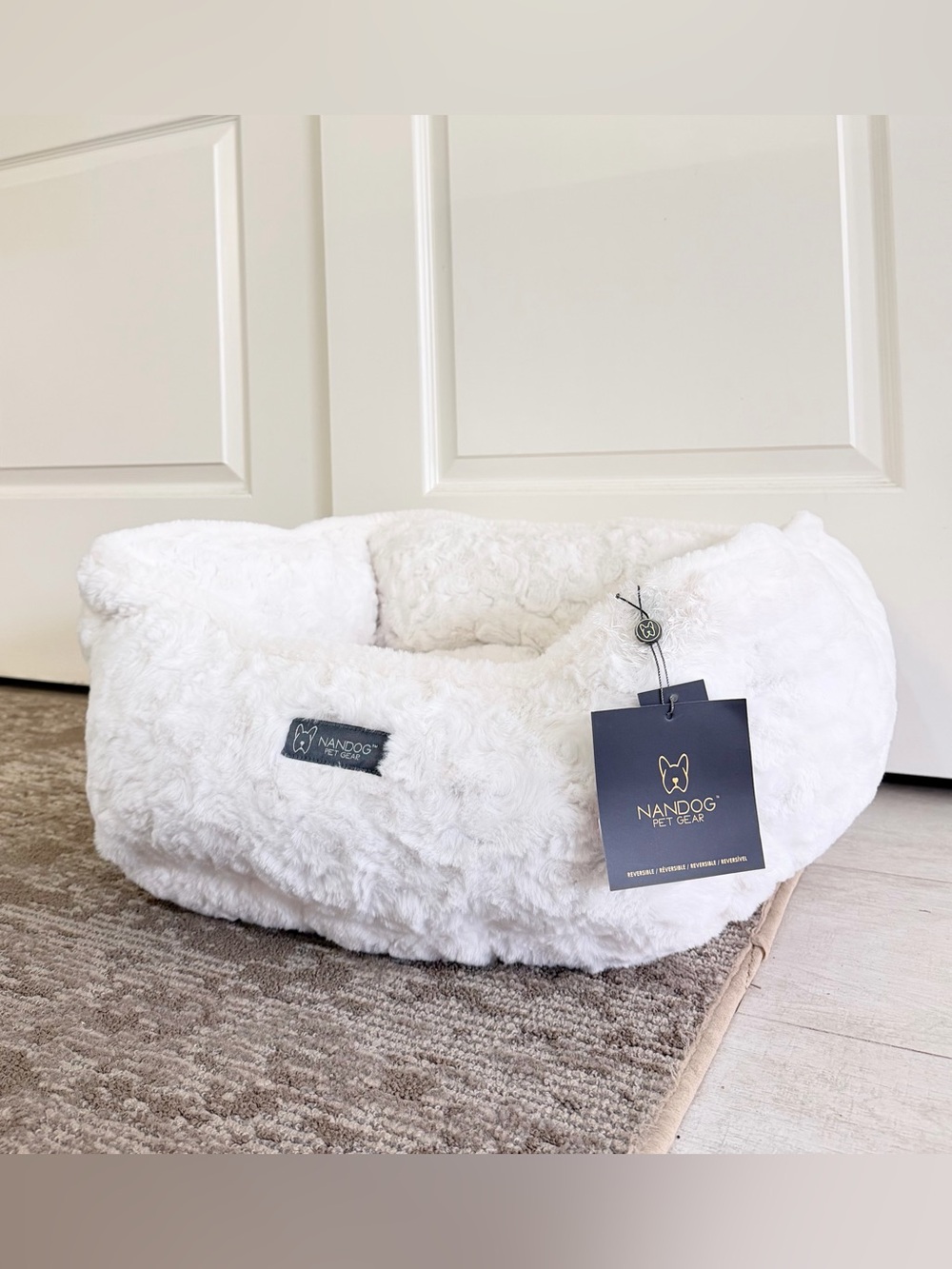 Nandog Pet Gear Cloud Collection Plush Pet Bed in Ivory White